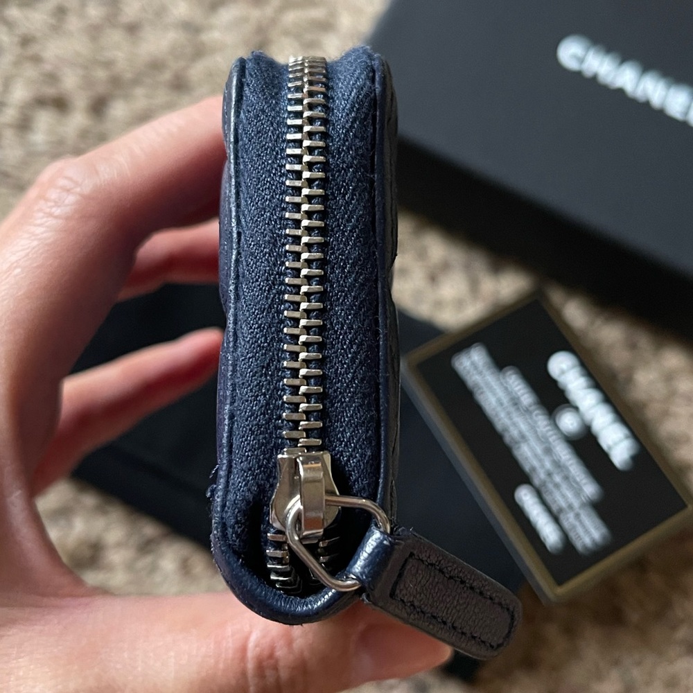 Chanel Camellia Blue Card Zippy Holder - Picture 6 of 16